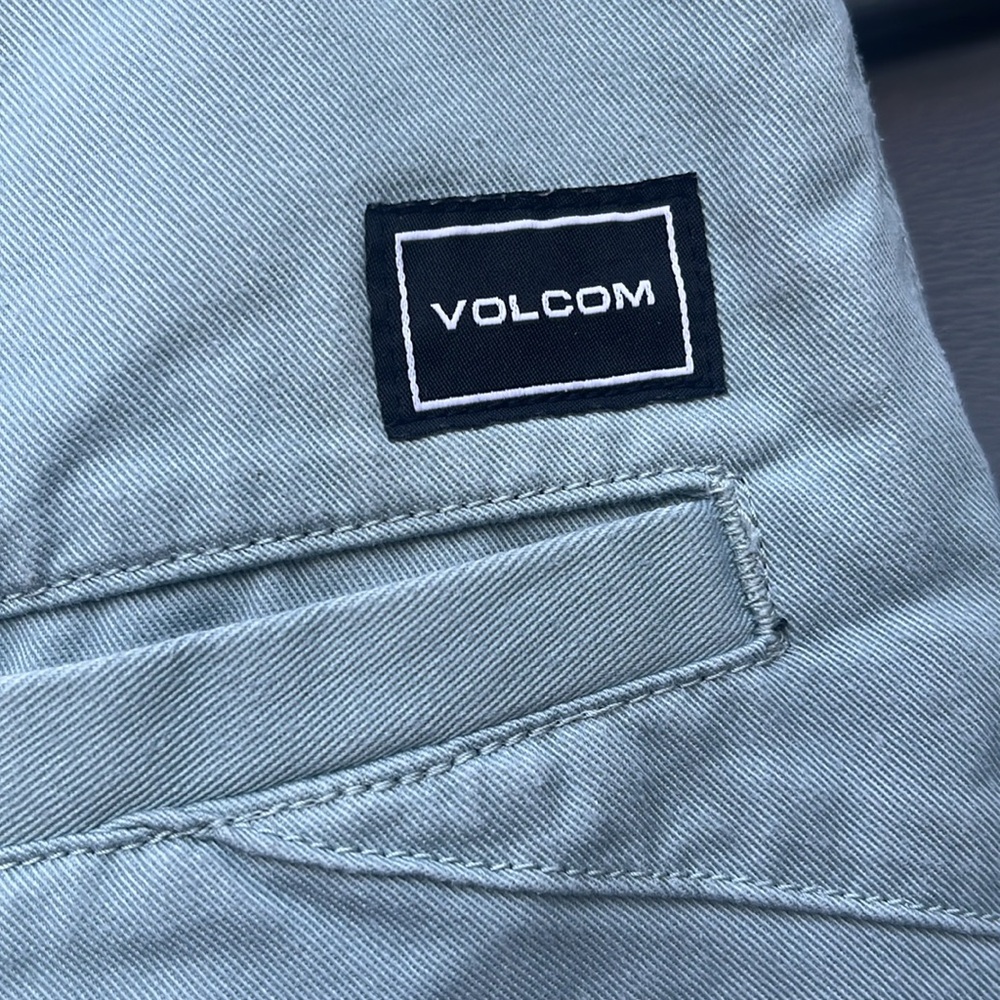 Volcom Shorts - Picture 8 of 10